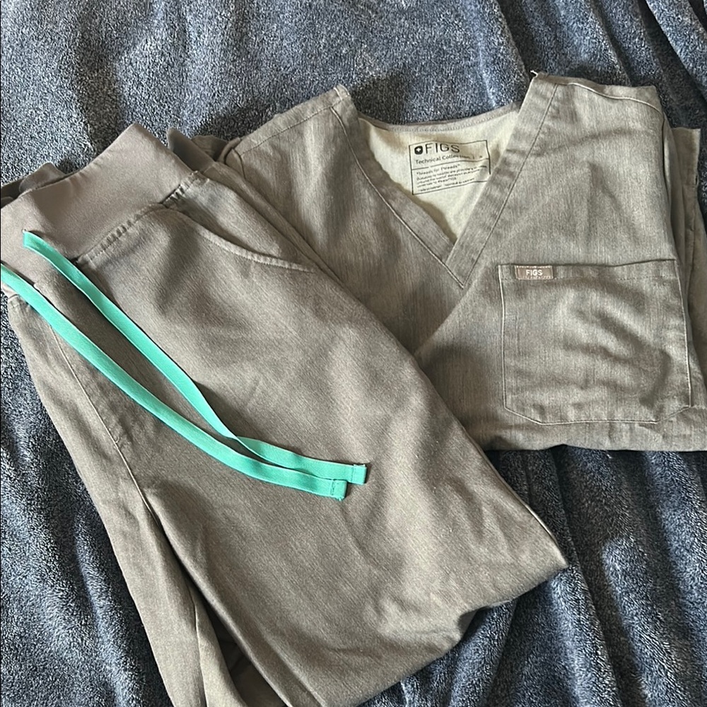 Figs slate grey jogger set size small